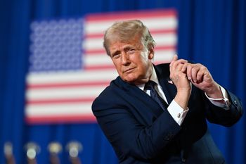 Pęczniejący dług USA niepokoi rynki. Ryzykowny plan Donalda Trumpa