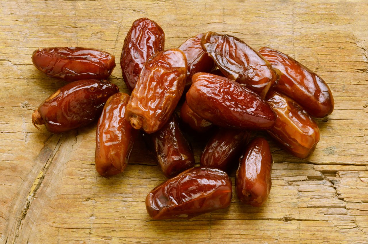 Dates are fruits that have a great effect on the digestive system.