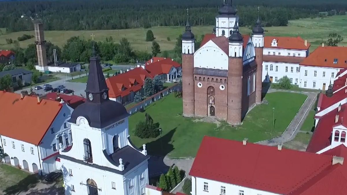 Z ikony "Życiodajne źródło" w Supraślu zaczęła wydzielać się żywica. Duchowni uważają to za znak. 