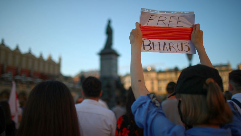 Białoruś. Wrocław solidarny z protestującymi Białorusinami. Prezydenci polskich metropolii apelują do władz