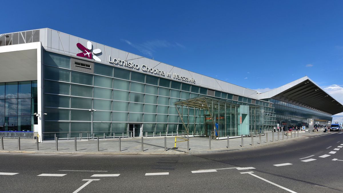 Lotnisko Okęcie (Adrian Grycuk, Wikimedia)
