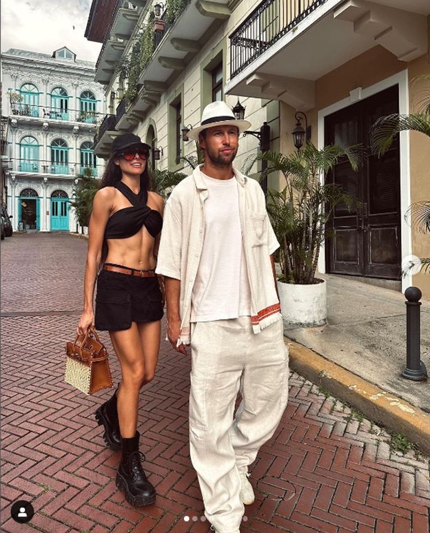 Krychowiak camina con su esposa en Panamá.  ¡Su billetera cuesta una fortuna!
