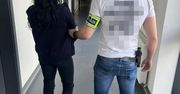 Łódź: 29-latka ukradła pieniądze i szarpała się z ekspedientką. Udało jej się uciec przez zaplecze sklepu