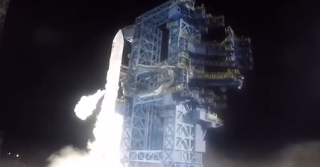 Kosmiczna wpadka Rosjan. Ściśle tajny satelita opada w kierunku Ziemi
