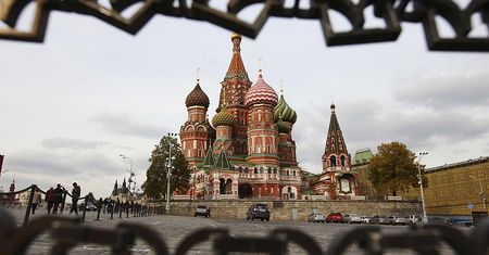 Wiceszef MSZ: Polska nie wydaje dziś wiz Rosjanom