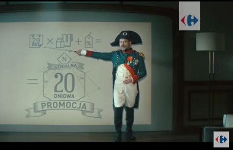 Napoleon pokazuje wzór na idealną promocję w reklamie Carrefour Polska