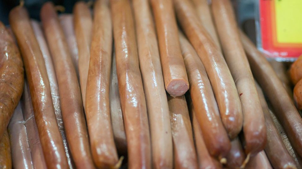 Najgorsze jedzenie. "Jest czynnikiem ryzyka rozwoju nowotworów przewodu pokarmowego"