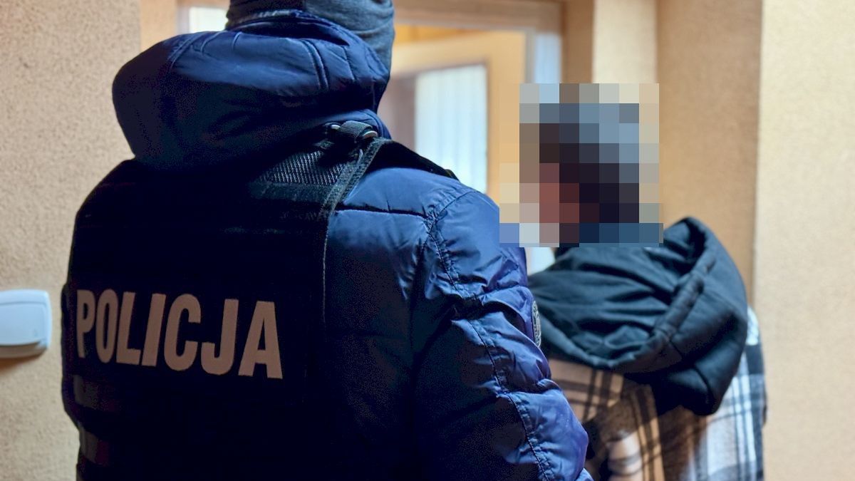 Obnażał się na ulicy, został zatrzymany.