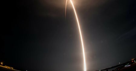 Starlink nad Polską. Kiedy oglądać satelity SpaceX?