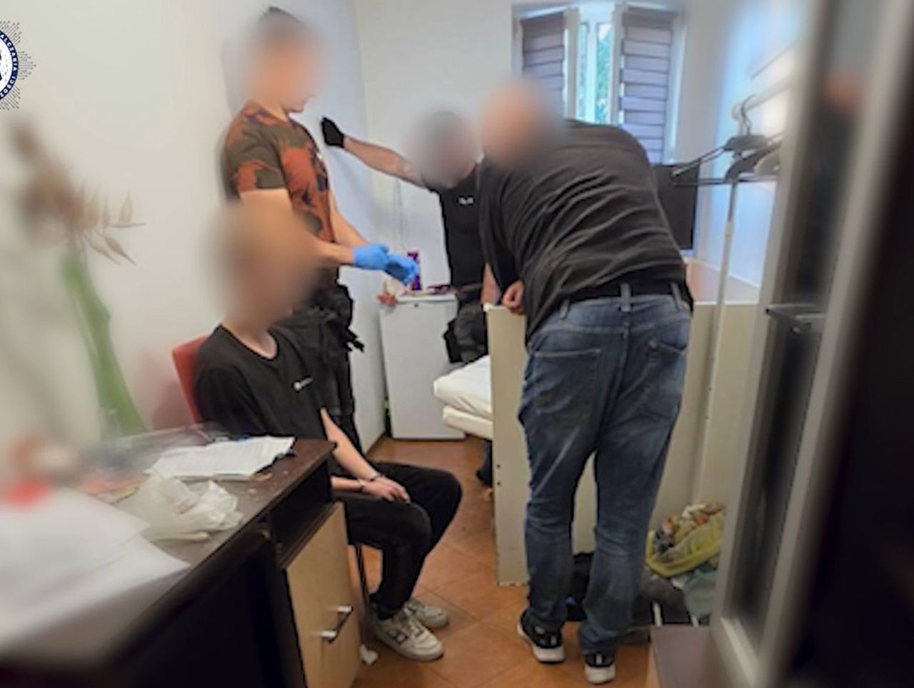 Kraków: Cyberpolicja zatrzymała czterech członków gangu handlującego narkotykami w darknecie