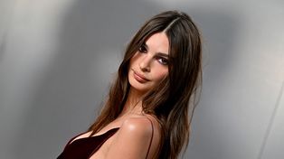 Emily Ratajkowski na pokazie Calvin Klein. Bije rekordy odwagi
