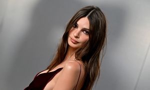 Emily Ratajkowski na pokazie Calvin Klein. Bije rekordy odwagi