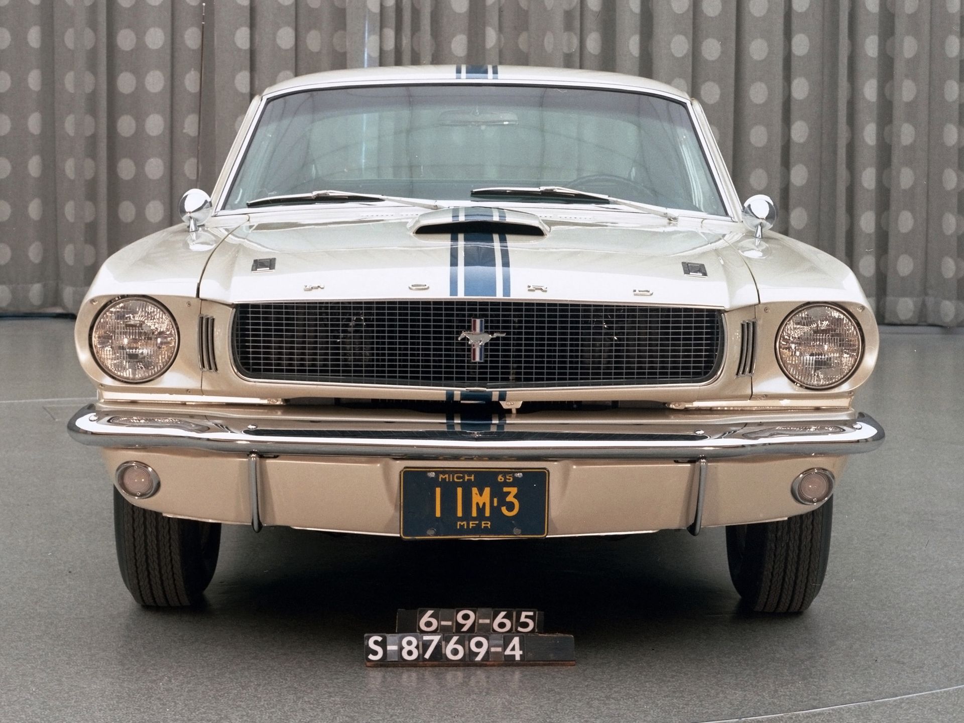 Ford Mustang I: ewolucja od malca po Bossa [galeria zdjęć] 10