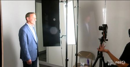 Fotografowie pomogli 10 000 bezrobotnych. Zrobili im zdjęcia za darmo