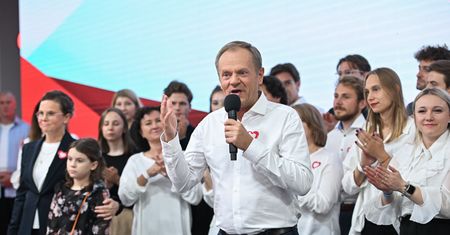 Tusk już nie spełnił obietnicy? Posłanka go broni. "To była przenośnia"