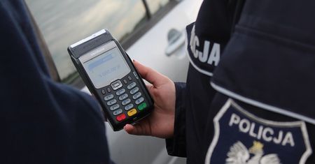 Bez uprawnień i pojazdem niedopuszczonym do ruchu. Policjanci nie mieli litości