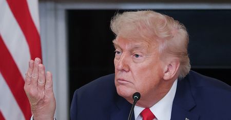 Rozmowy nuklearne. Trump zaskoczony Iranem