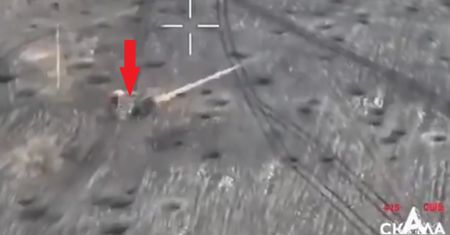 Brawurowy szturm M2A2 Bradley. Przetrwał parę trafień jakby nigdy nic