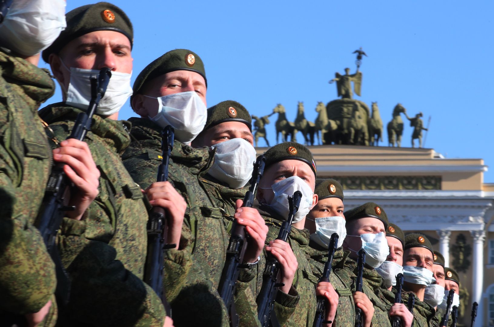 Rosja gromadzi żołnierzy na granicy z Ukrainą. Liczby porażają