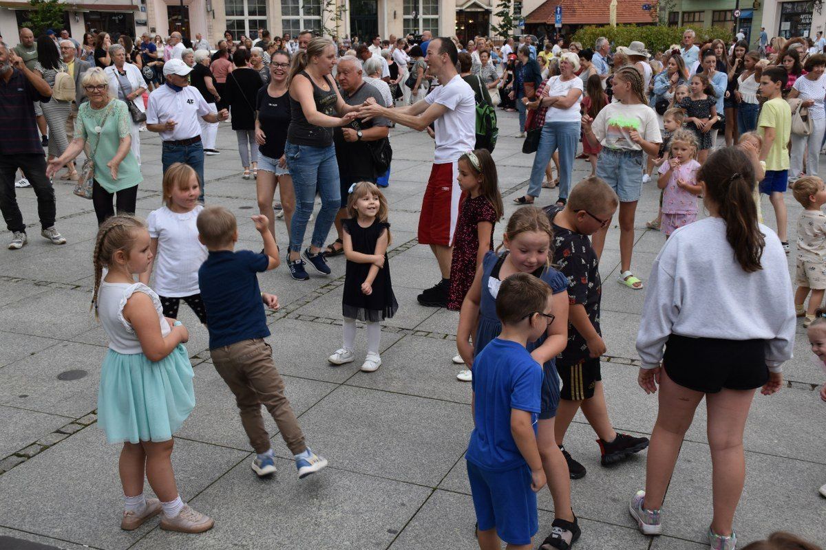 Potańcówka na Głównym Rynku w Kaliszu