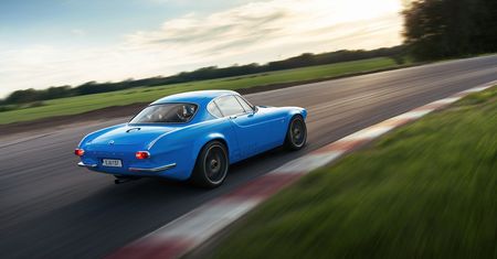 Volvo P1800 Cyan to restomod, który nie ma nic wspólnego ze szwedzkim rozsądkiem