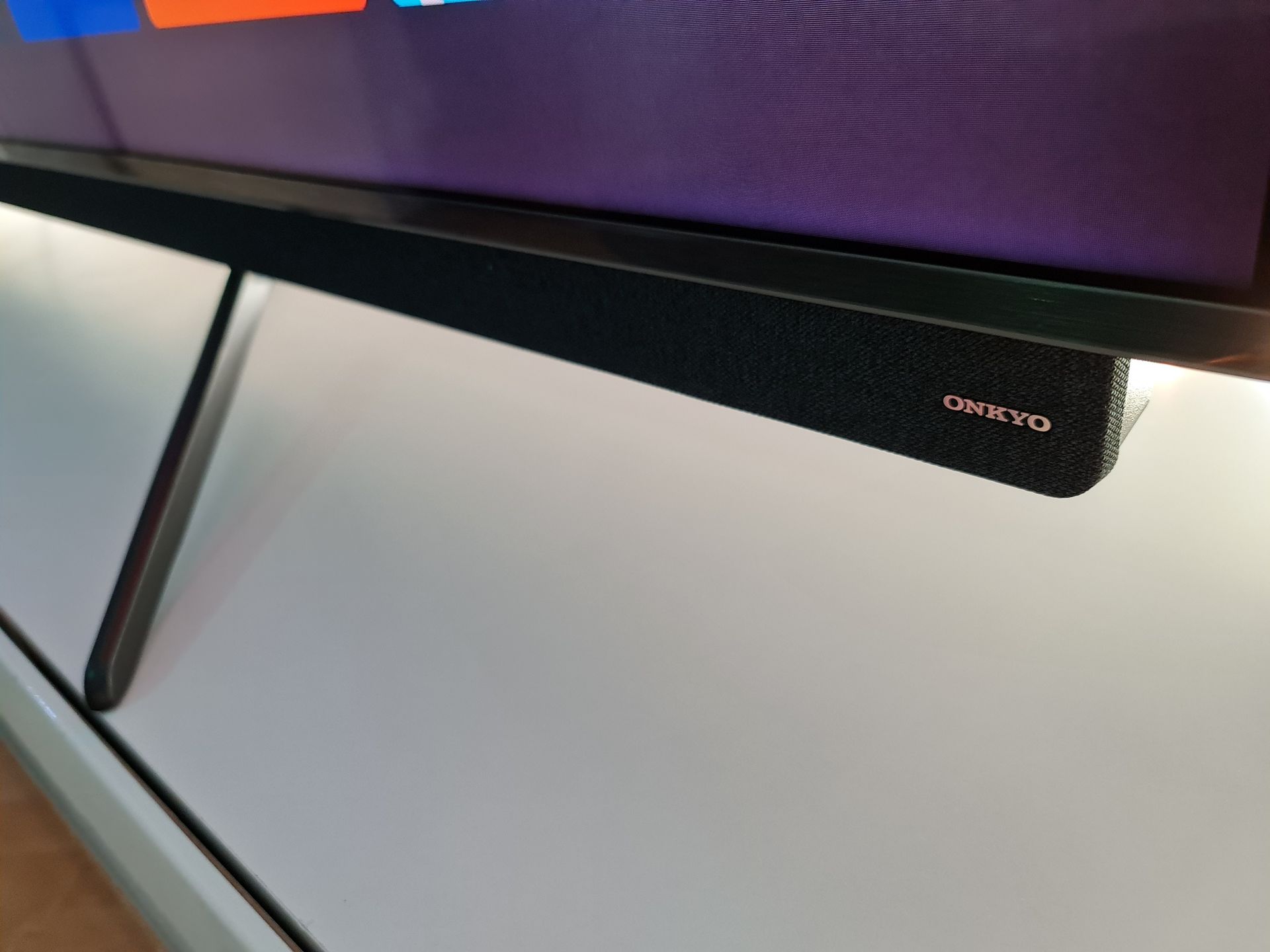 TCL C815: telewizor 4K QLED, który ma wszystko i jest przystępny cenowo (recenzja) 3