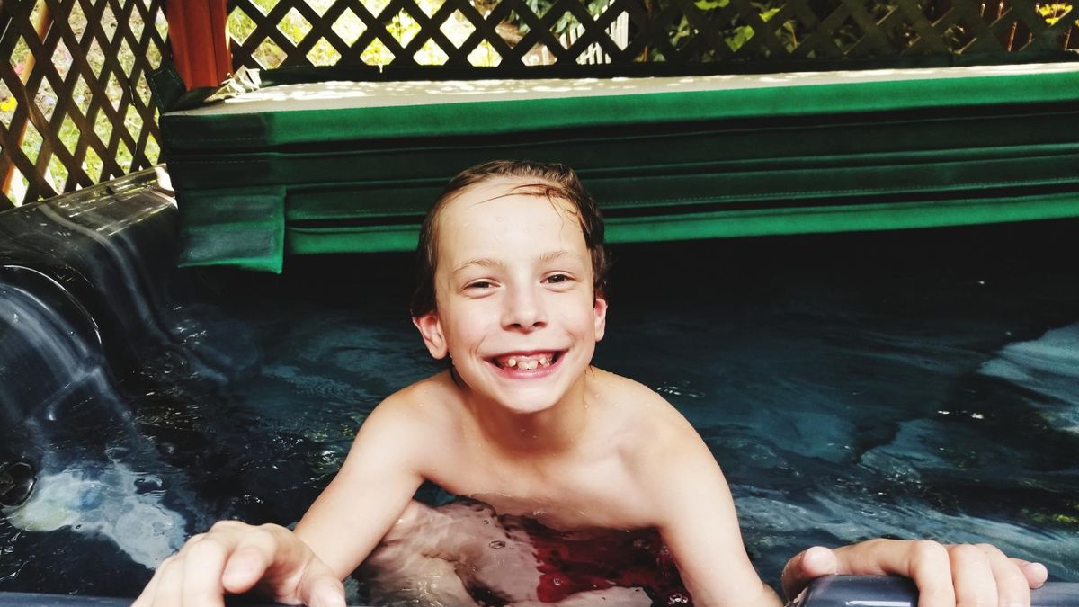 Mama kupiła dzieciom wannę z hydromasażem