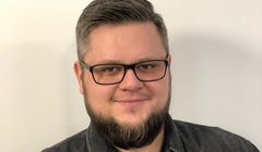 Mariusz Sosnowski w dziale obsługi klienta Result Media