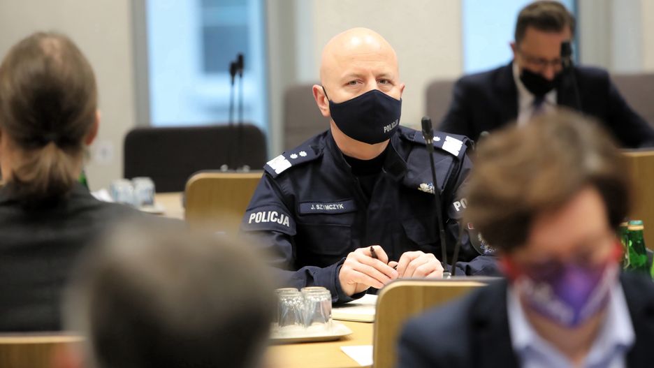 Szef polskiej policji Jarosław Szymczyk nie chce ujawnić kwot nagród dla komendantów