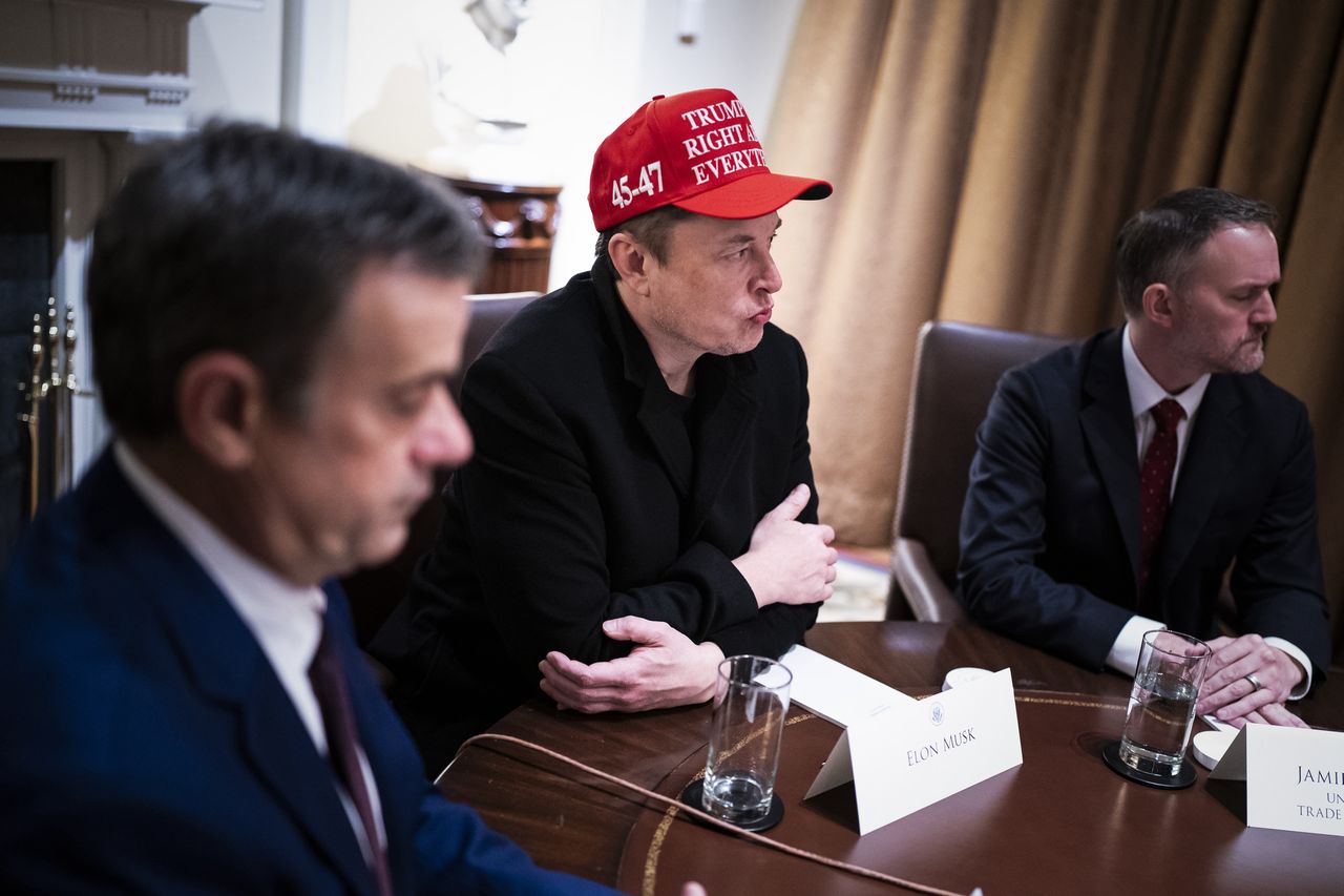 Trump gives Musk silent treatment amid social media clash
