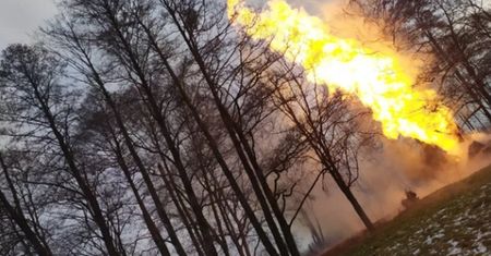 Gazociąg stanął w ogniu. Sceny grozy w miejscowości Cesarka
