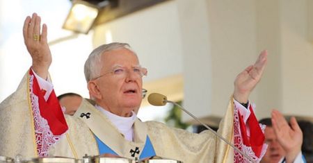Abp Marek Jędraszewski uderza w LGBT. "To ideologia, która pragnie deprawować polskie dzieci"