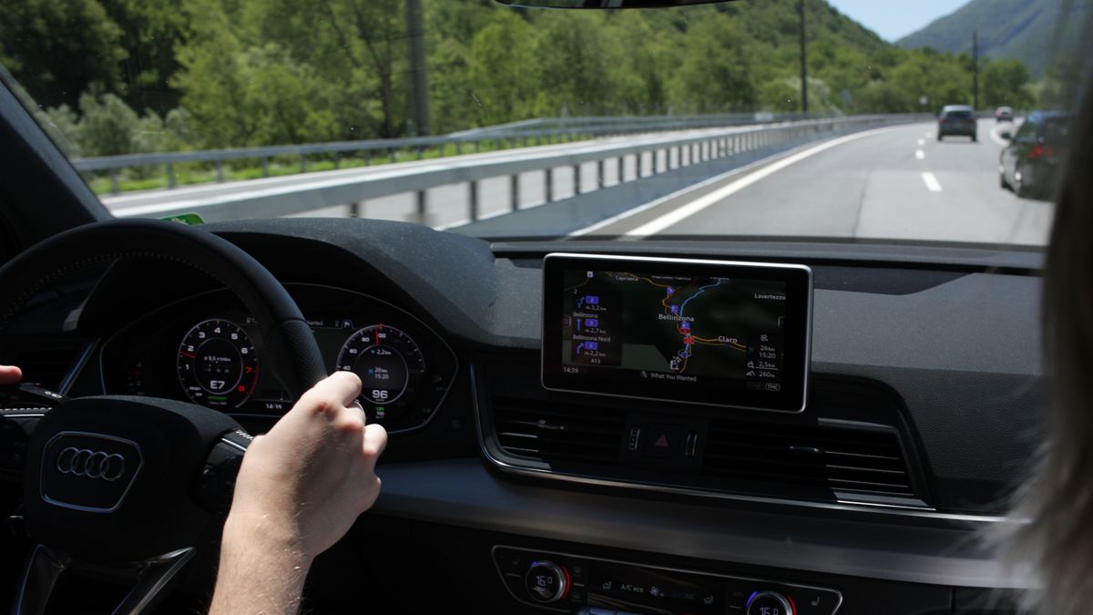 Ograniczenie do 100 km/h na autostradzie? System ISA ma zadbać o to, by kierowca go nie łamał