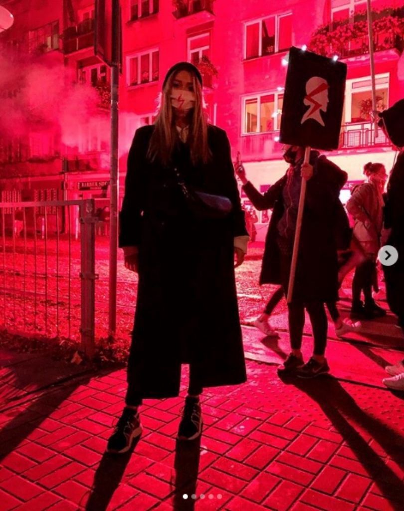 Marcelina Zawadzka wspiera Strajk Kobiet