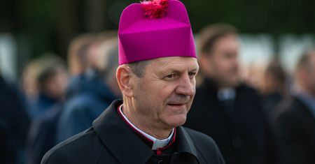 Kim jest abp Wojda? Duchowny jest przeciwny Marszom Równości