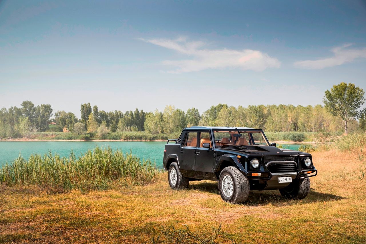 Lamborghini LM002