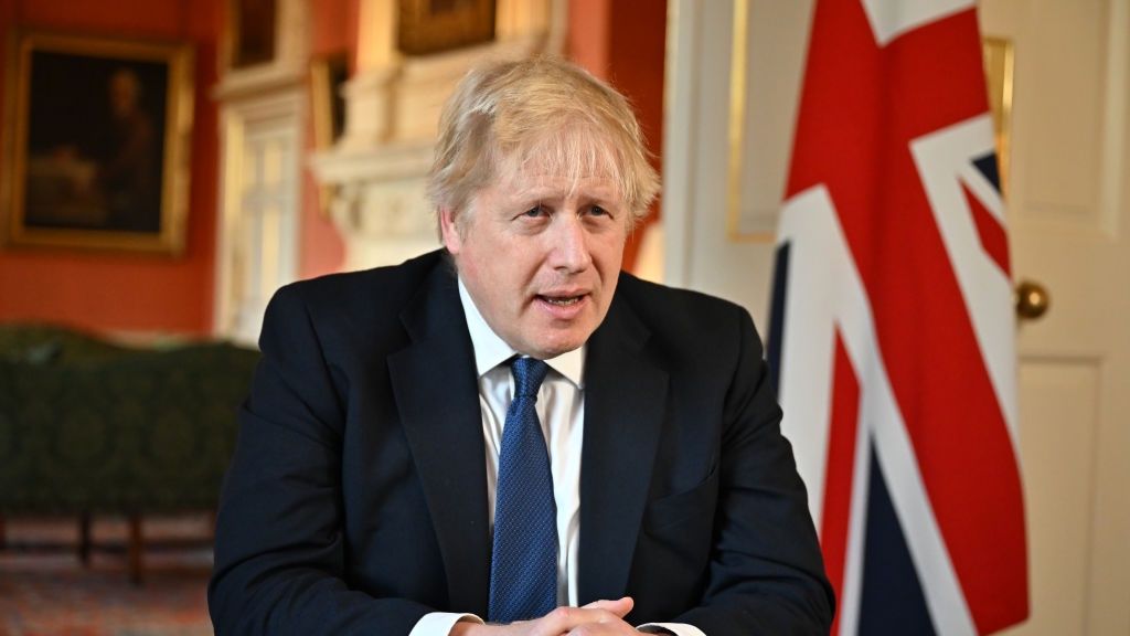 Na zdjęciu Boris Johnson ogłaszający sankcje nałożone na Rosję