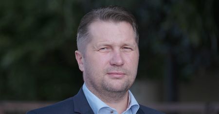 "Małżeństwa jednopłciowe w przyrodzie nie istnieją". Czarnek znów o LGBT