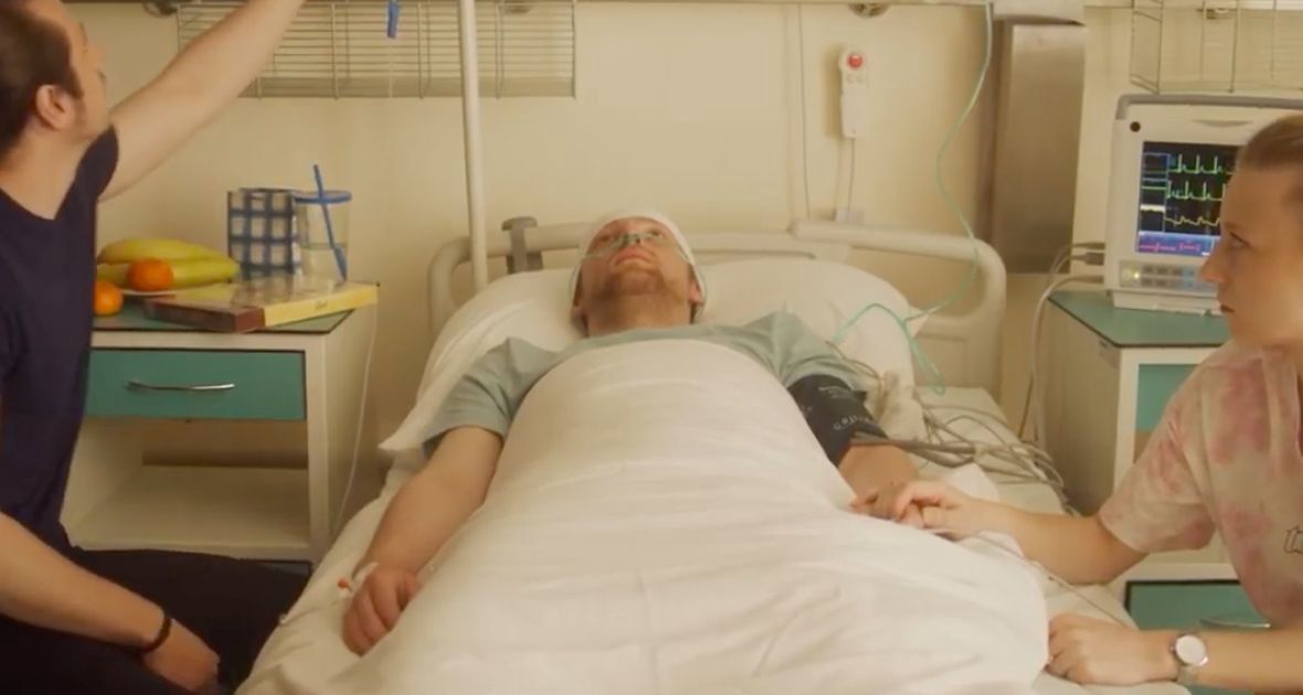 Kadr z filmu "II koncert na wiolonczelę i orkiestrę" w reżyserii Macieja Stuhra 