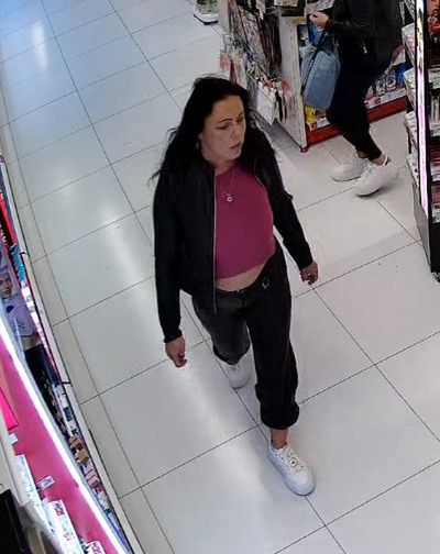 Policja próbuje ustalić tożsamość osób ze zdjęć.