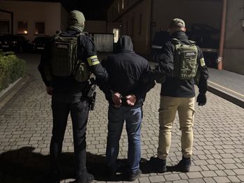 Rzeszów: "Łowcy głów" zatrzymali ściganego przez Interpol 40-latka. Przez 16 lat mężczyzna żył w ukryciu