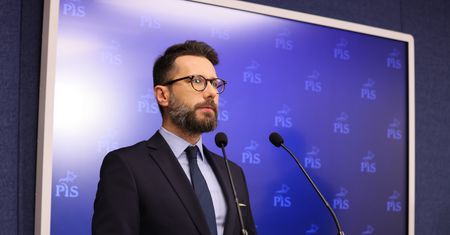 Stan wyjątkowy lub przełożenie wyborów? Rzecznik PiS: Są różne scenariusze
