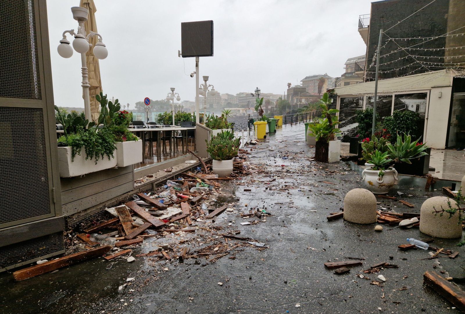 Cyklon Harry wyrządził spore szkody w Katanii