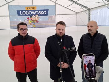 Starachowice: Kryte lodowisko gotowe. Będzie działać do końca lutego