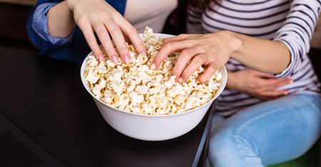 Popcorn – zdrowa przekąska czy ukryty wróg? Odkryj szokujące fakty, których nie znasz