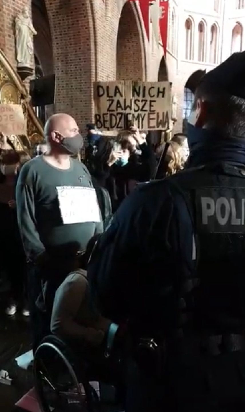 Strajk kobiet w kościołach
