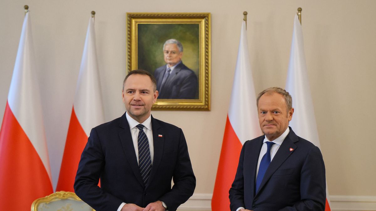 Donald Tusk, Karol Nawrocki
Warszawa, 14.08.2025. Premier Donald Tusk (P) i prezydent Karol Nawrocki (L) podczas spotkania w Pa�acu Prezydenckim w Warszawie, 14 bm. G��wnym tematem rozm�w polityk�w, na dzie� przed spotkaniem Donalda Trumpa i W�adimira Putina, ma by� sytuacja dotycz�ca Ukrainy. (ad) PAP/Pawe� Supernak ***Do tego materia�u zdj�ciowego dost�pna jest r�wnie� depesza w systemie CSI, pt.: Rozpocz�o si� pierwsze spotkanie premiera i prezydenta***
Pawe� Supernak
Pa�ac prezydencki, pierwsze oficjalne, polityk, polityk polityka, polityka, portret prezydenta Lecha Kaczy�skiego, premier, prezydent, przed szczytem Trump-Putin na Alasce, spotkanie