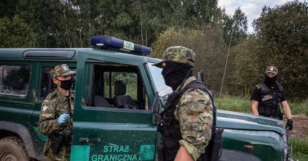 Zatrzymanie w Bieszczadach. Za przerzut płacili po 3 tys. dolarów