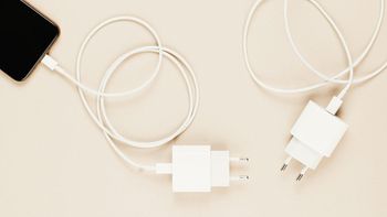 Kupujesz ładowarkę USB. Możesz robić to źle - TOP ładowarek do telefonów