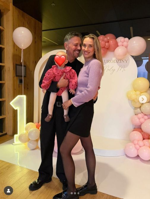 Krzysztof Ibisz i Joanna Kudzbalska z dziećmi